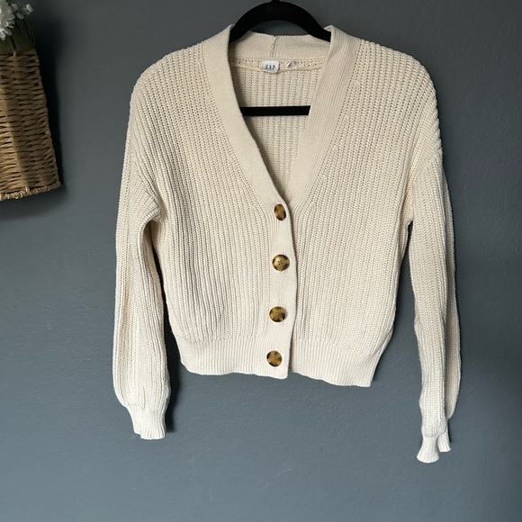 Gap Women's Cardigan Sweater chunky knit Ivory,‎ V-Neck, Long Sleeve Size xSmall - Picture 3 of 4